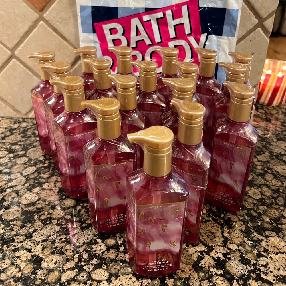 18 bottles of gel hand soap twisted peppermint